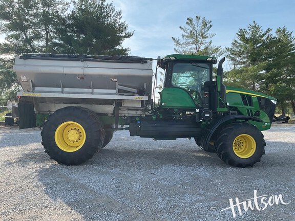 Photo of 2022 John Deere 800R