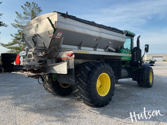 Photo of 2022 John Deere 800R
