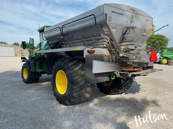 Photo of 2022 John Deere 800R