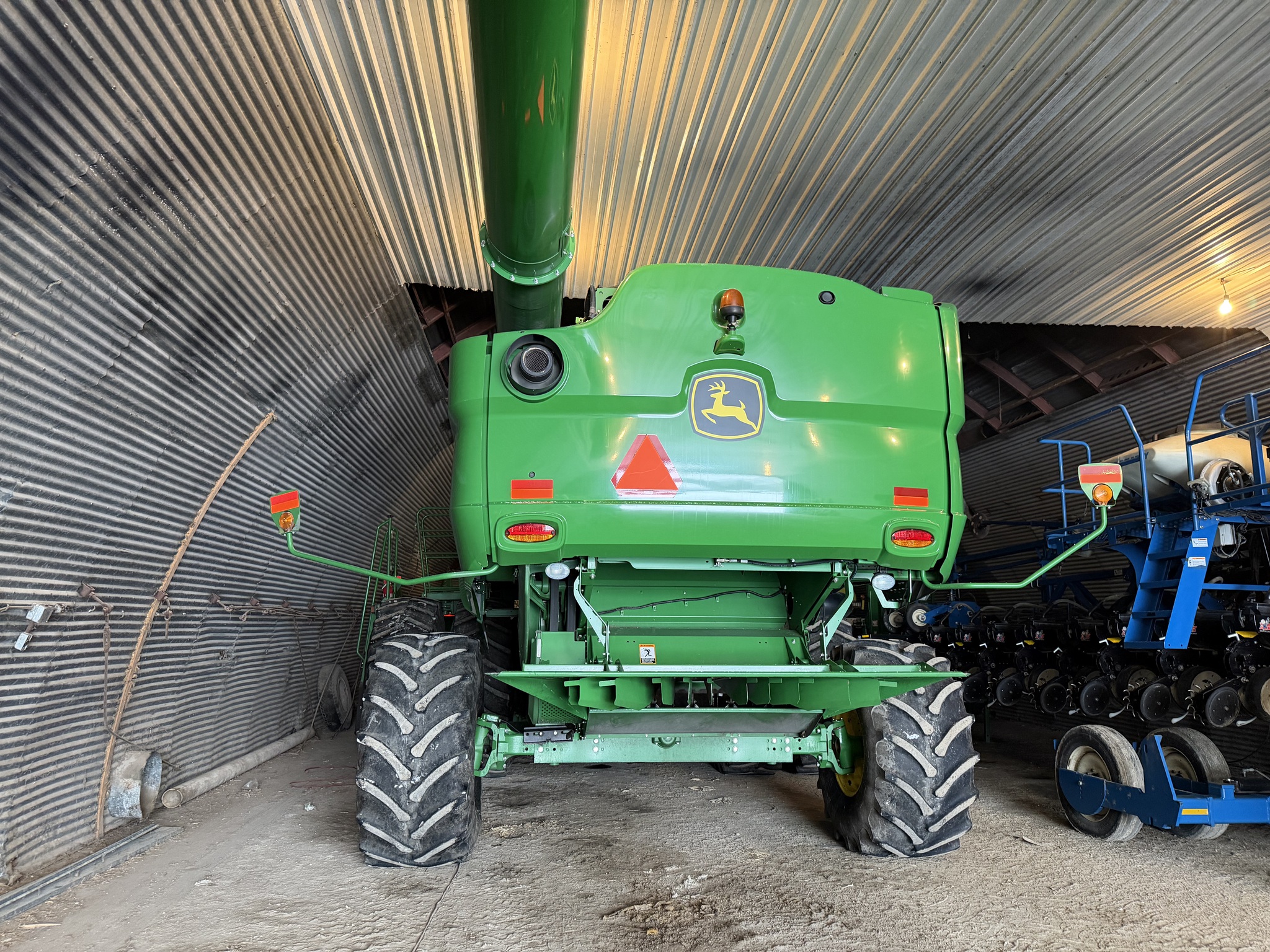 2016 John Deere S670 Image 3