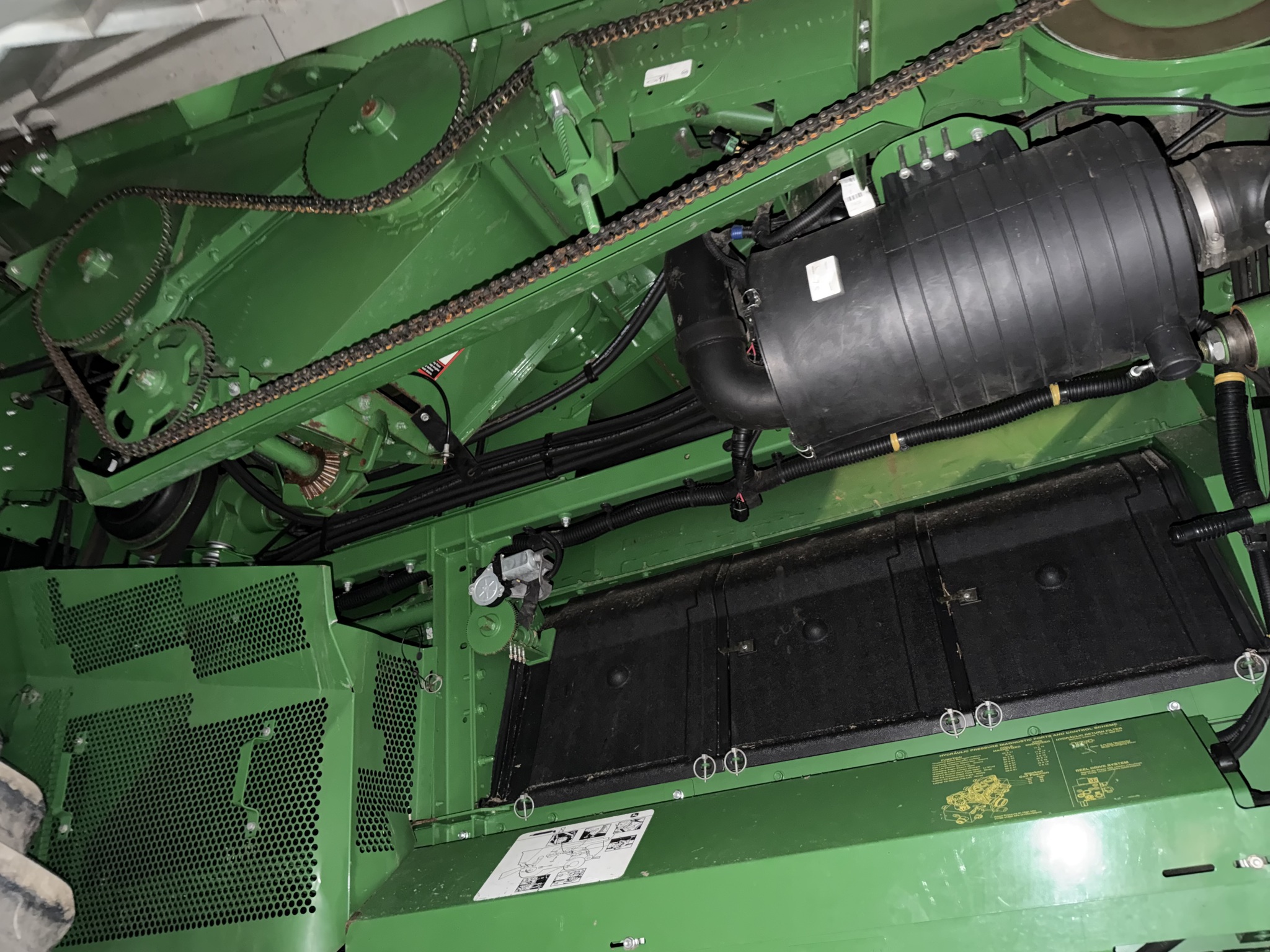 2016 John Deere S670 Image 8