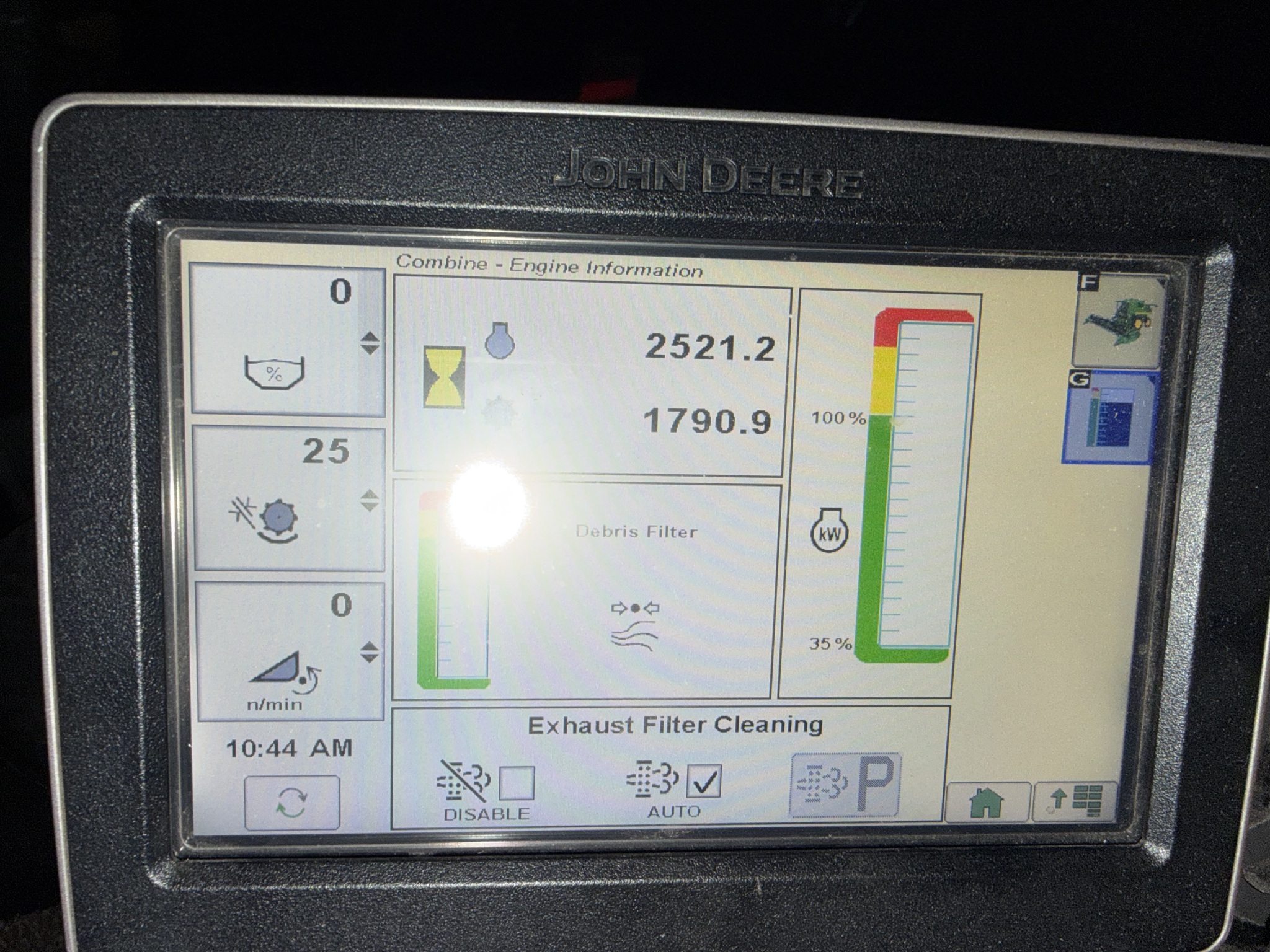 2016 John Deere S670 Image 5