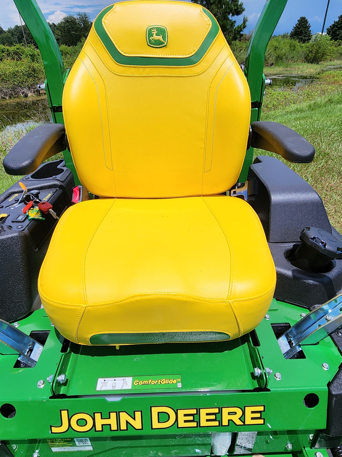 2025 John Deere Z730M Image 3