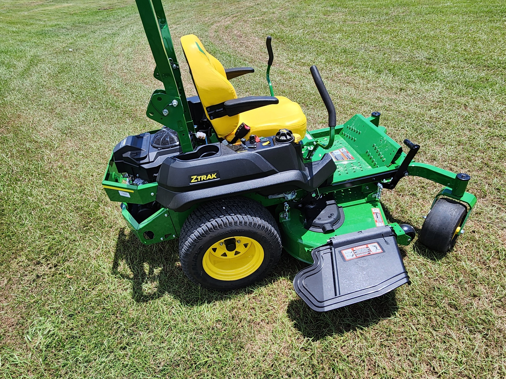 2025 John Deere Z730M Image 2