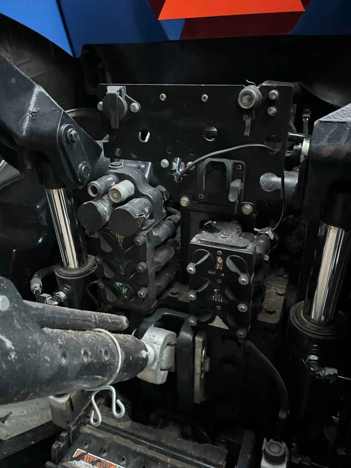 2015 New Holland T8.320 Image 5