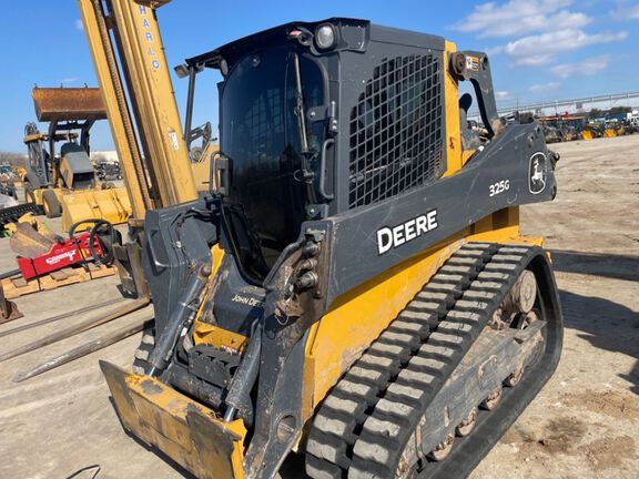 Photo of a 2023 John Deere 325G