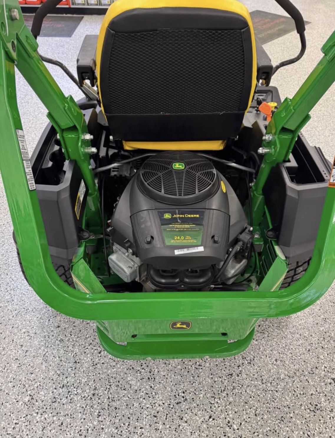 2023 John Deere z515e Image 2