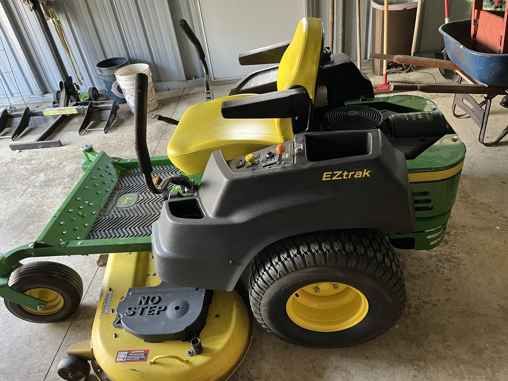 2015 John Deere Z435 Image 6