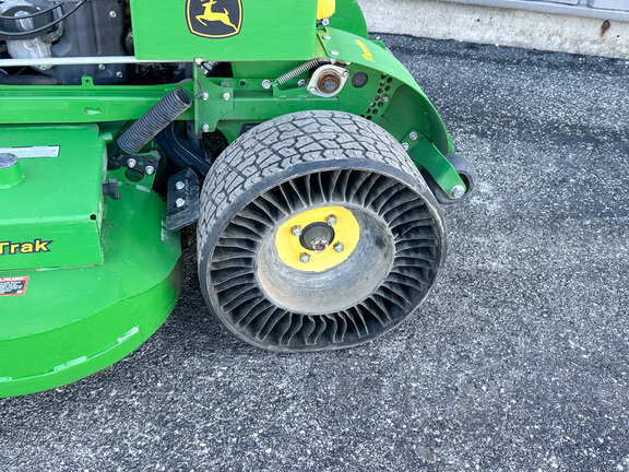 2023 John-Deere 661R