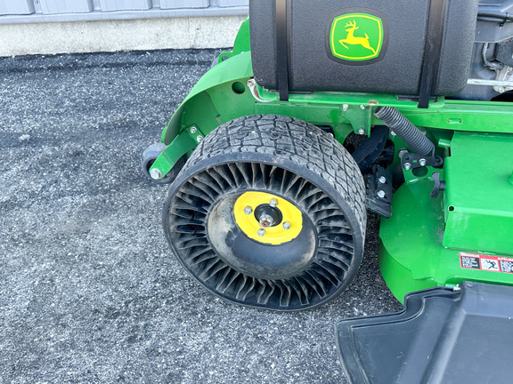 2023 John-Deere 661R