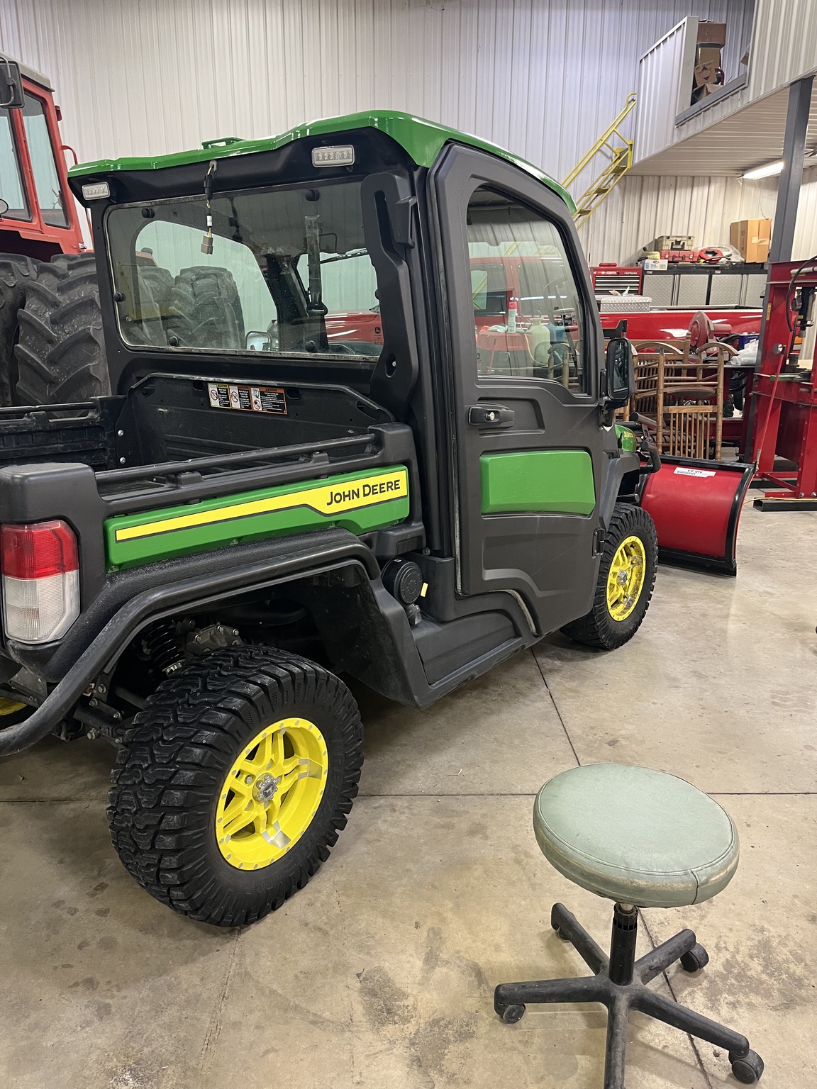  2022 John Deere XUV 835R at Heritage Tractor in Streator, IL