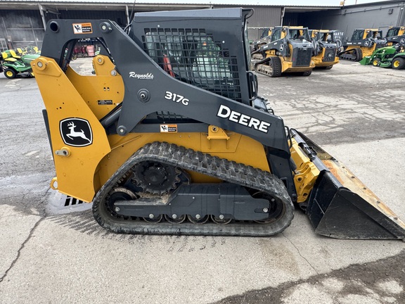  John-Deere 317G