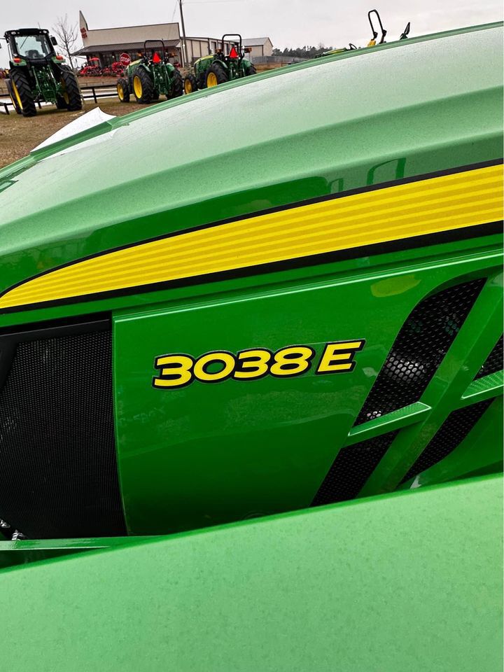 2025 John Deere 3038E Image 5