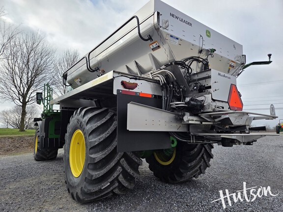 Photo of 2025 John Deere 800R