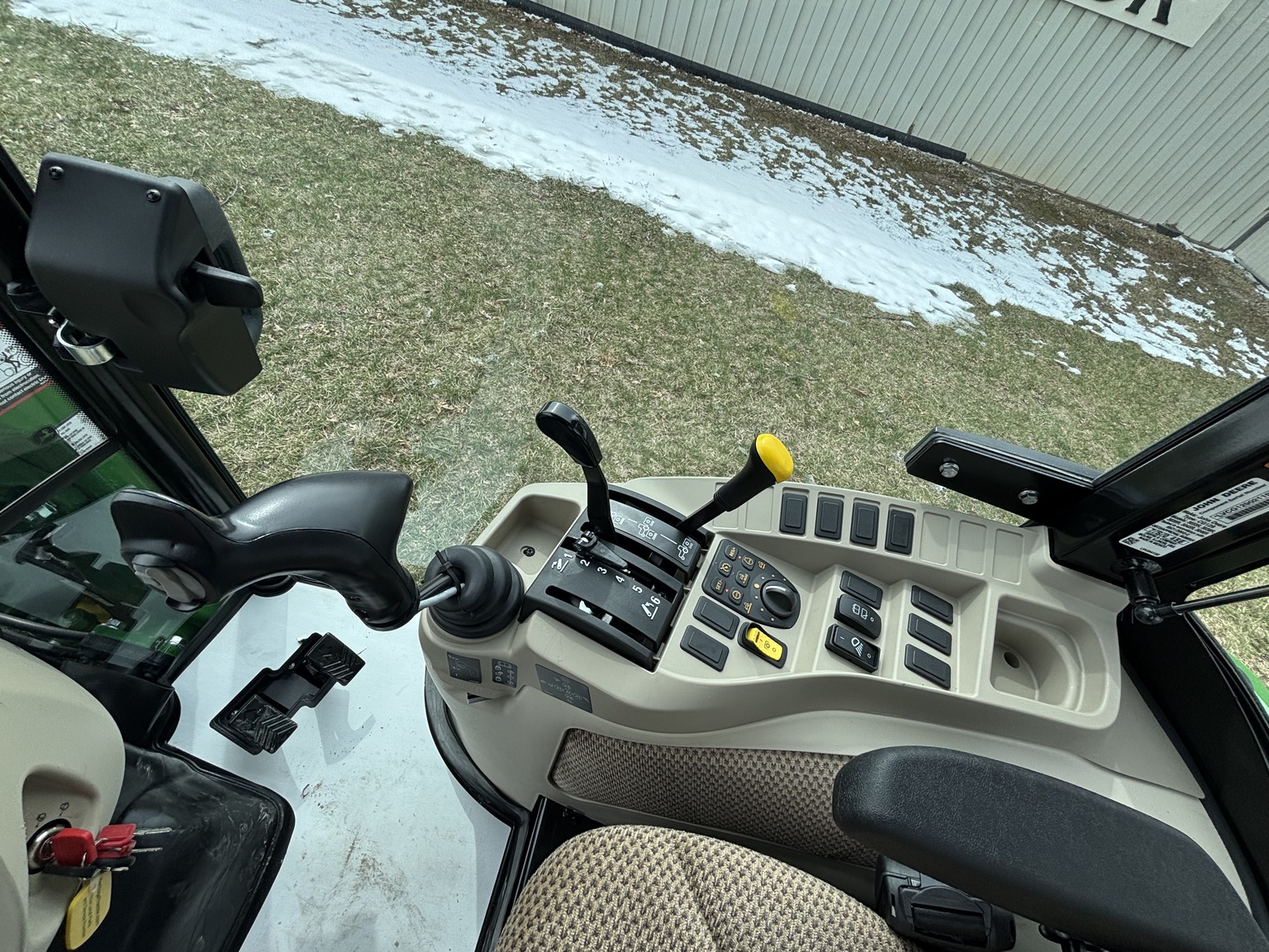  2025 John Deere 3039R at Heritage Tractor in Atchison, KS