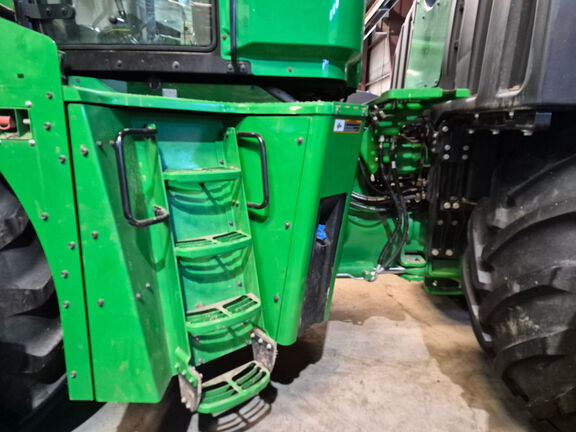 Used 2020 John Deere 9570R Articulated 4WD Tractors at Horizon Ag & Turf in St. Paul, AB - Photo7