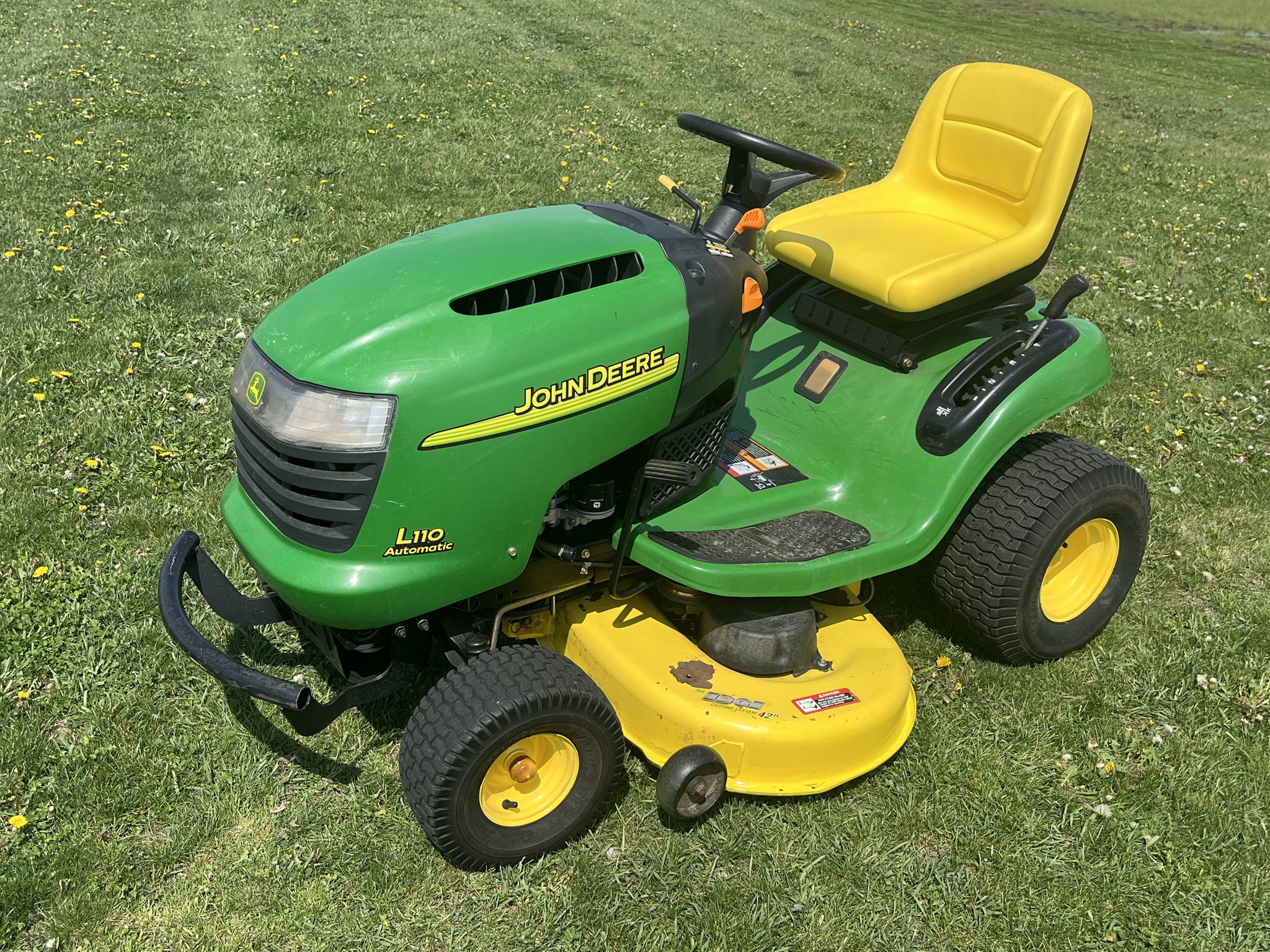 2003 John Deere L110 Image 1