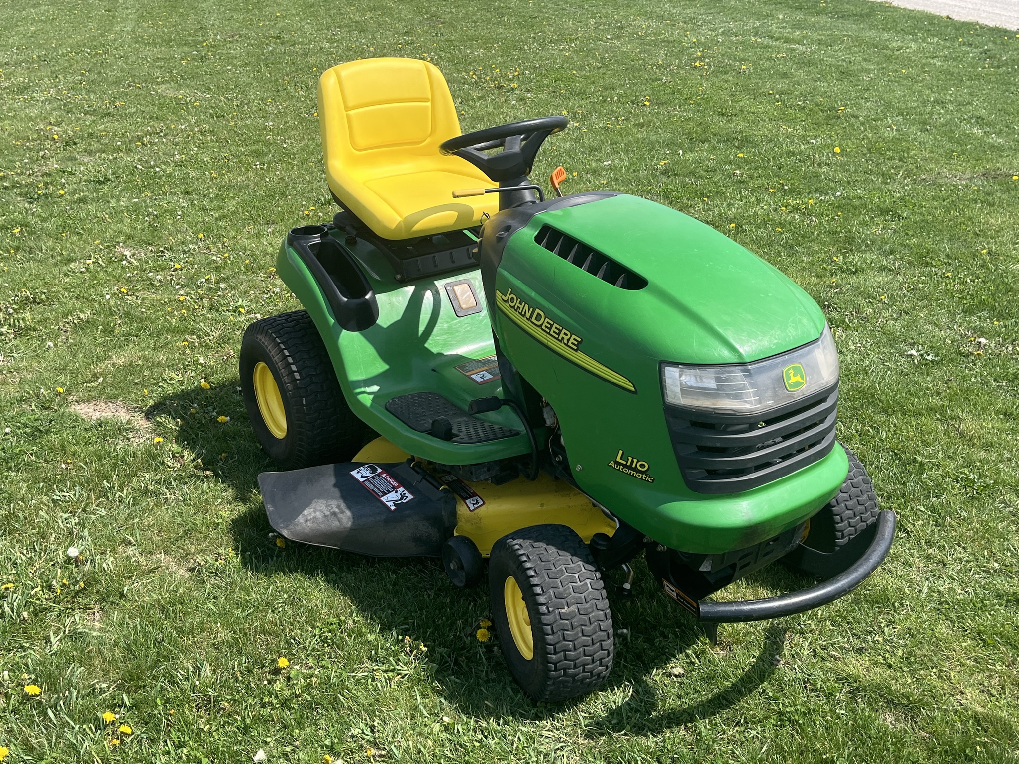2003 John Deere L110 Image 3