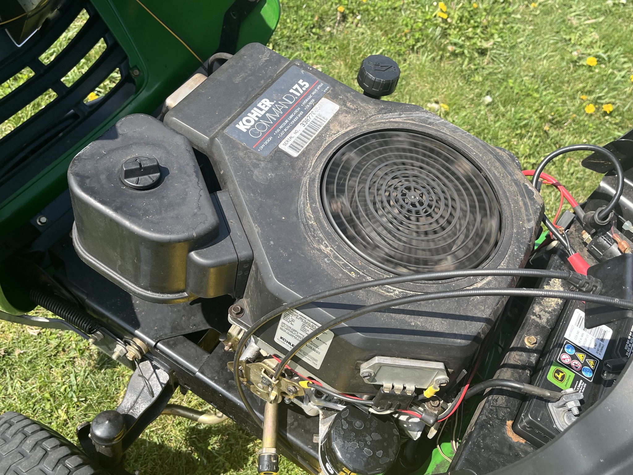 2003 John Deere L110 Image 9