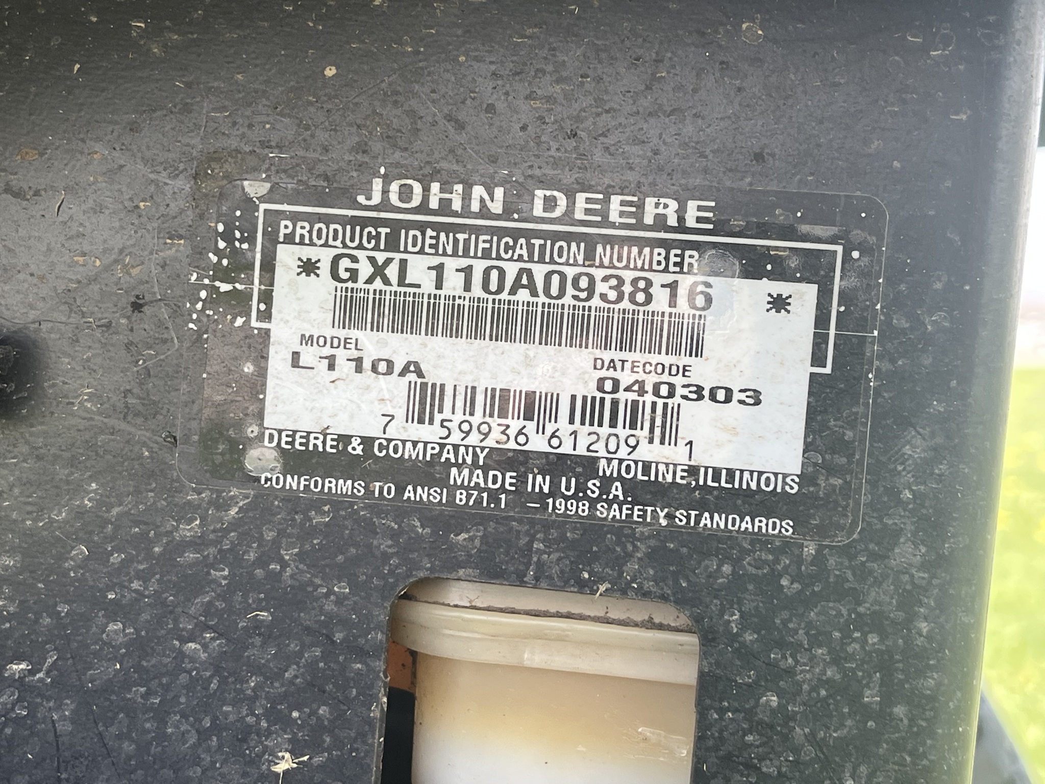 2003 John Deere L110 Image 10