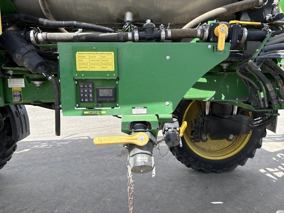 Used 2019 John Deere R4038 Self Propelled Sprayers at Horizon Ag & Turf in Lloydminster, AB - Photo9
