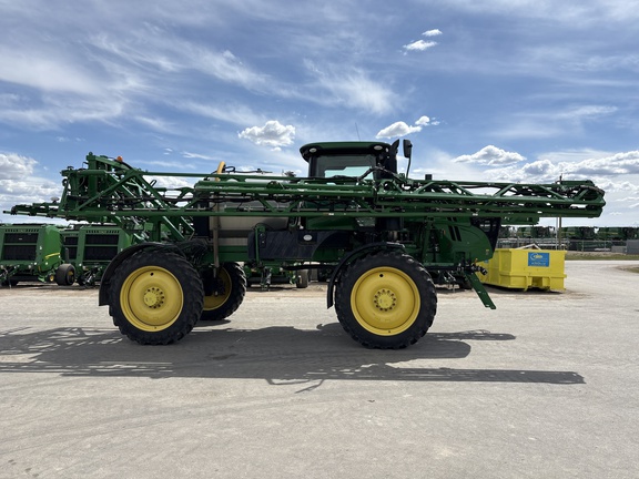 Used 2019 John Deere R4038 Self Propelled Sprayers at Horizon Ag & Turf in Lloydminster, AB - Photo5