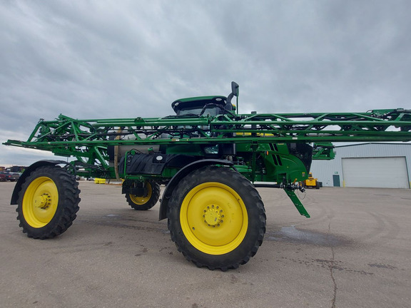  John Deere R4038