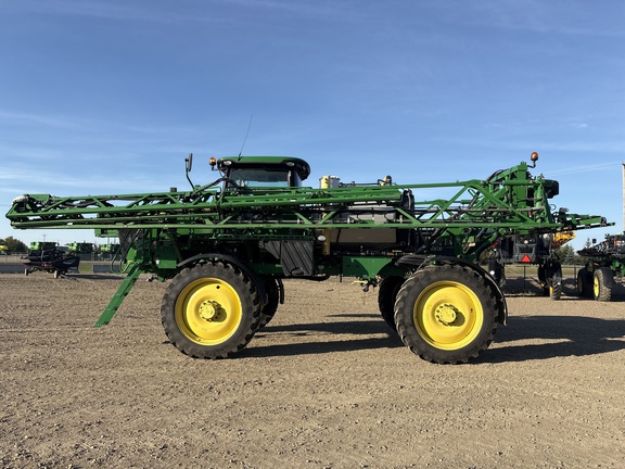  John Deere R4038