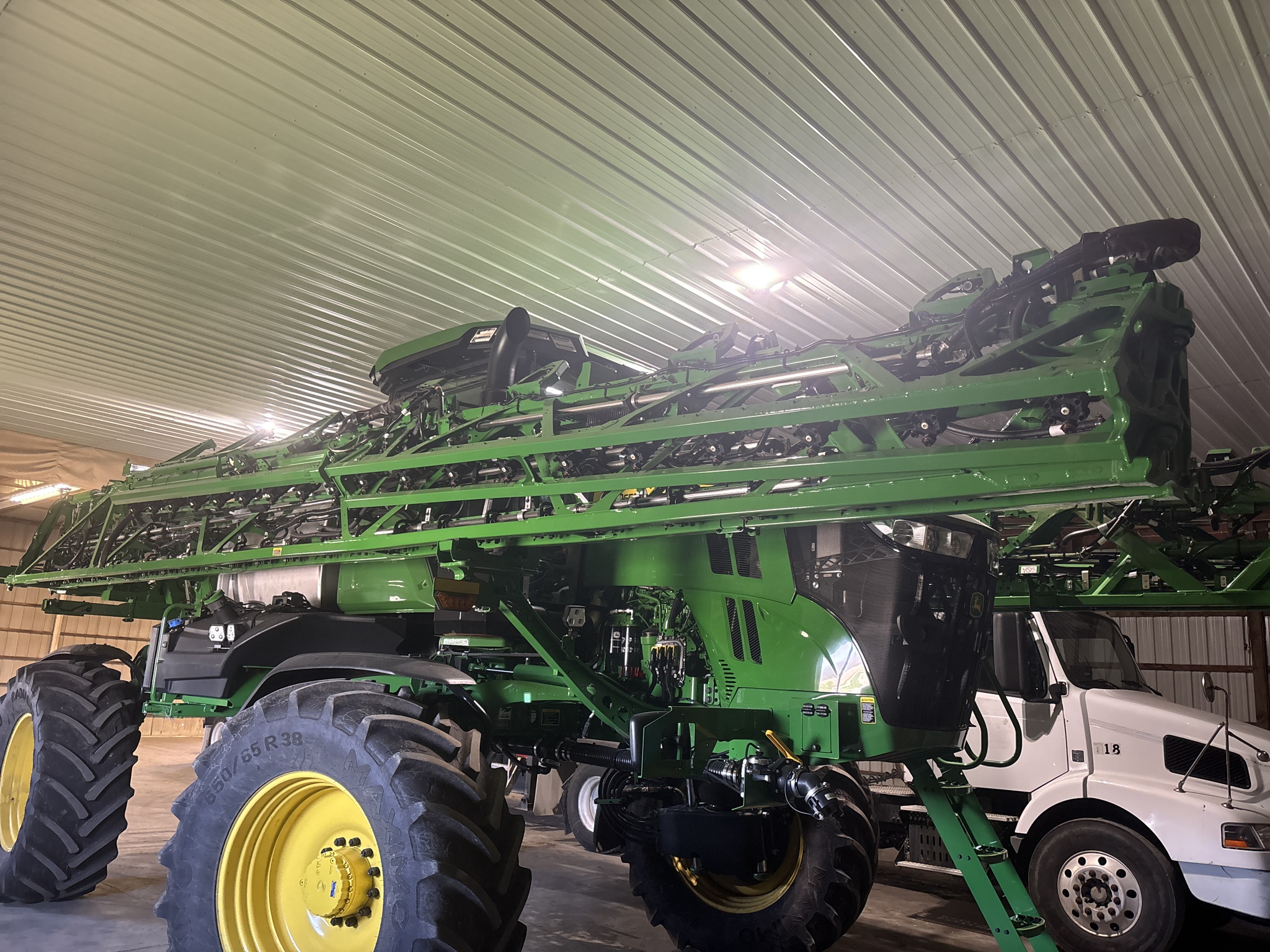 Used 2026 John Deere 410R Self Propelled Sprayers at Koenig Equipment in Urbana, OH - PhotoXL0
