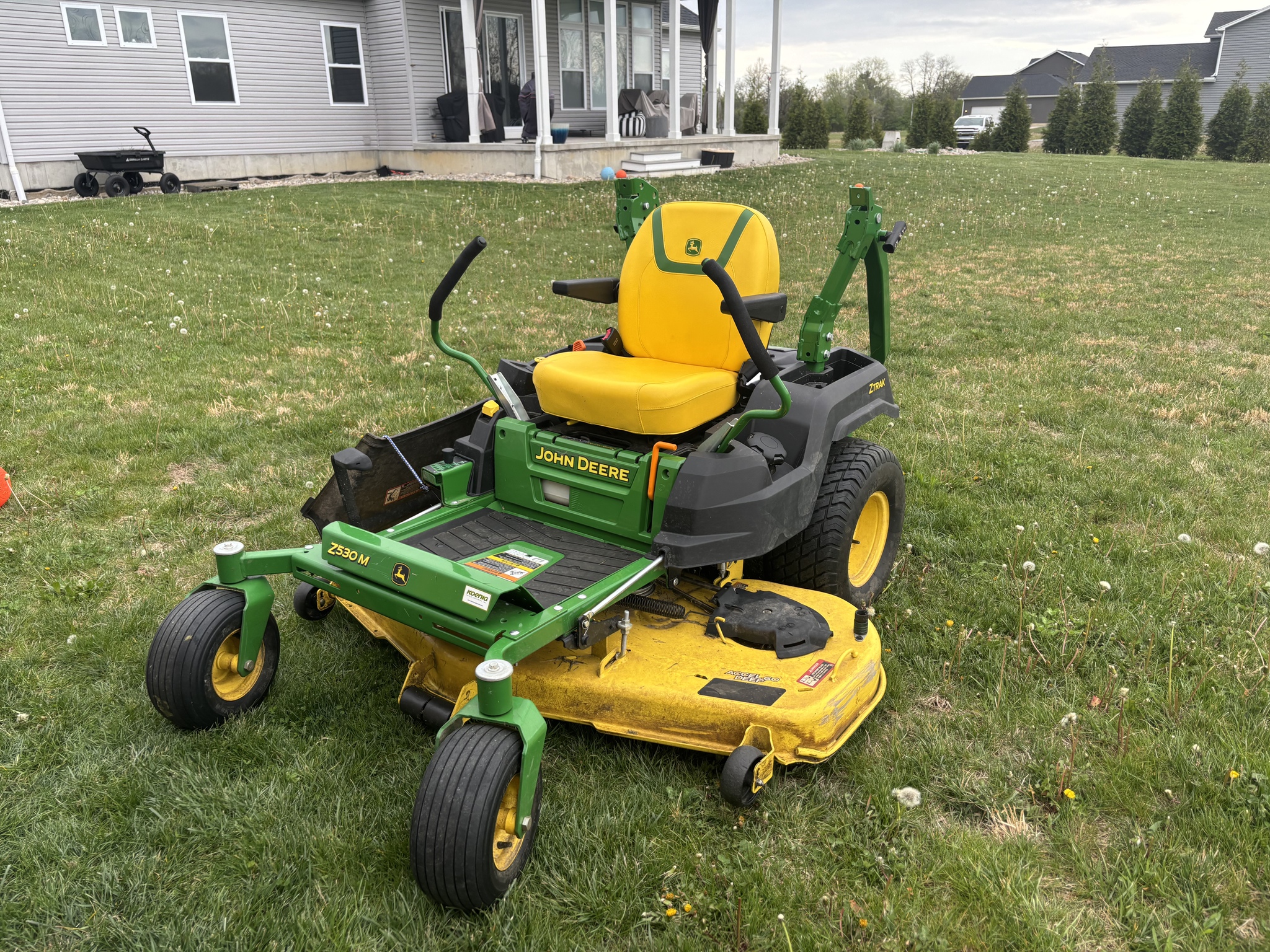 Used 2023 John Deere Z530M Zero Turn Mowers at Koenig Equipment in Oxford, OH - PhotoXL0