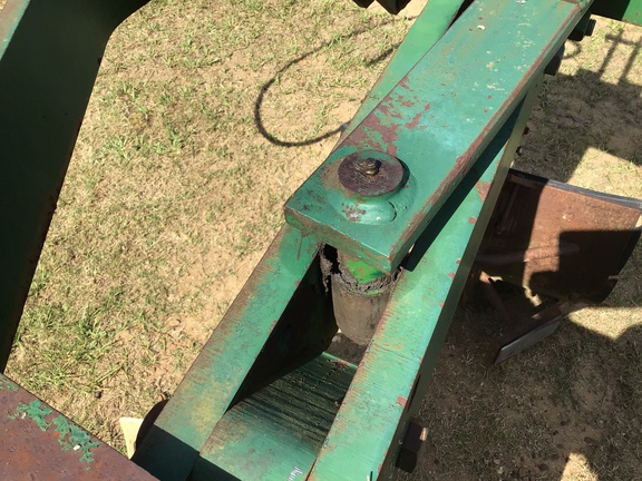 1992 John Deere 3945 Photo 8