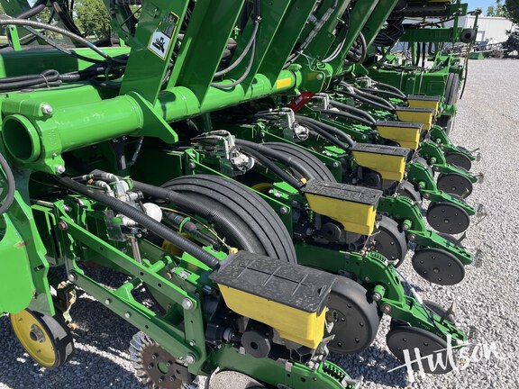 Photo of 2019 John Deere 1795