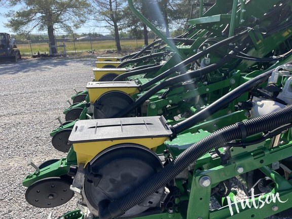 Photo of 2019 John Deere 1795