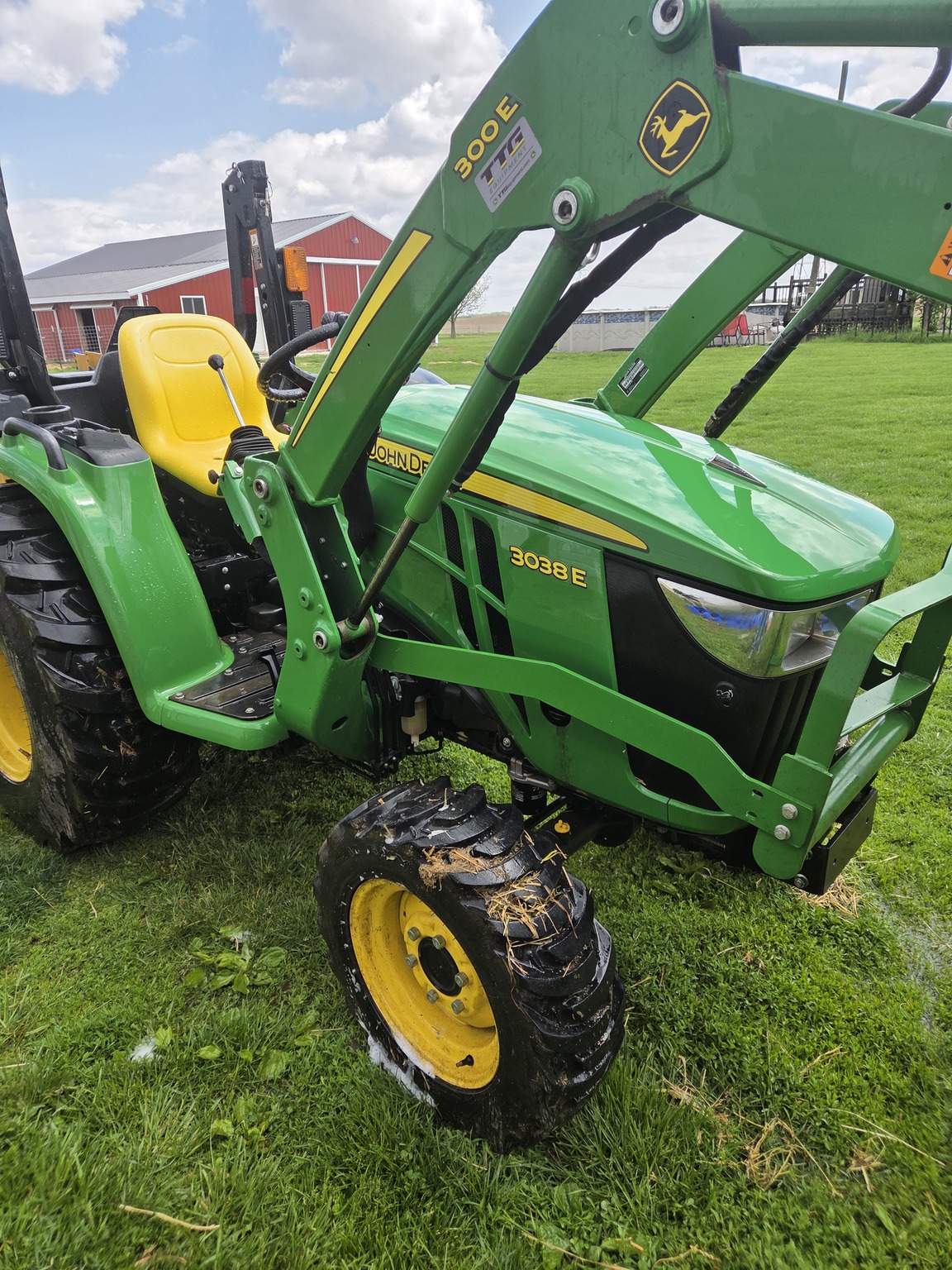 2019 John Deere 3038E Image 1