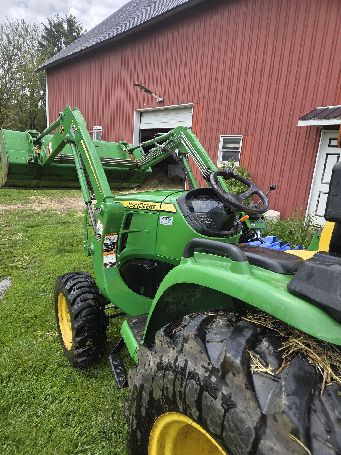 2019 John Deere 3038E Image 4