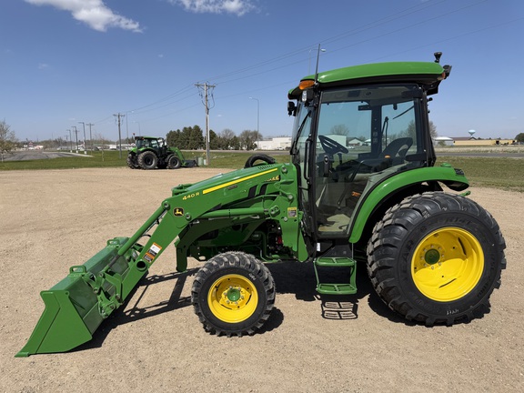  John Deere 4066R - Photo6
