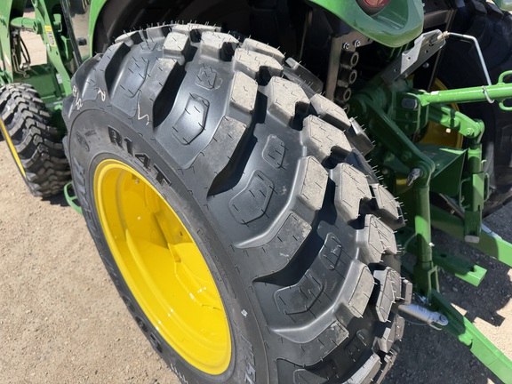  John Deere 4066R - Photo14