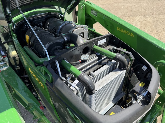  John Deere 4066R - Photo21