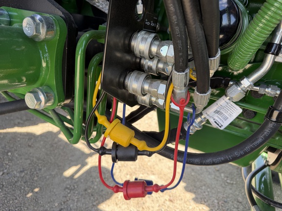  John Deere 4066R - Photo22