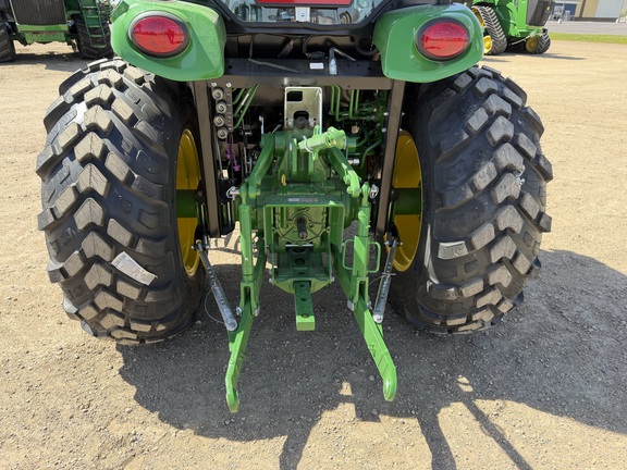  John Deere 4066R - Photo24