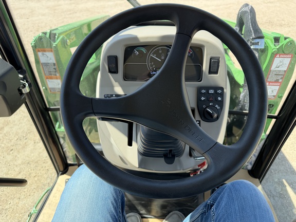  John Deere 4066R - Photo29