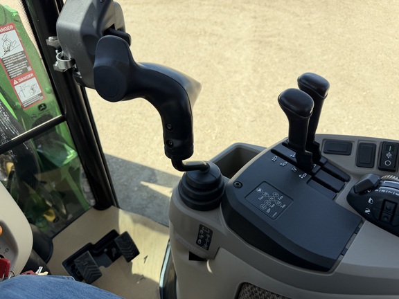  John Deere 4066R - Photo32