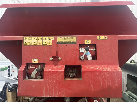 Used 2010 Toro Pro Pass 200 Mounted Topdresser Attachments for Golf and Turf at Horizon Ag & Turf in Calgary, AB - Photo3