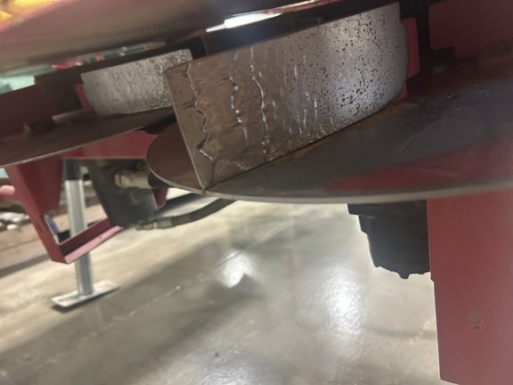 Used 2010 Toro Pro Pass 200 Mounted Topdresser Attachments for Golf and Turf at Horizon Ag & Turf in Calgary, AB - Photo2