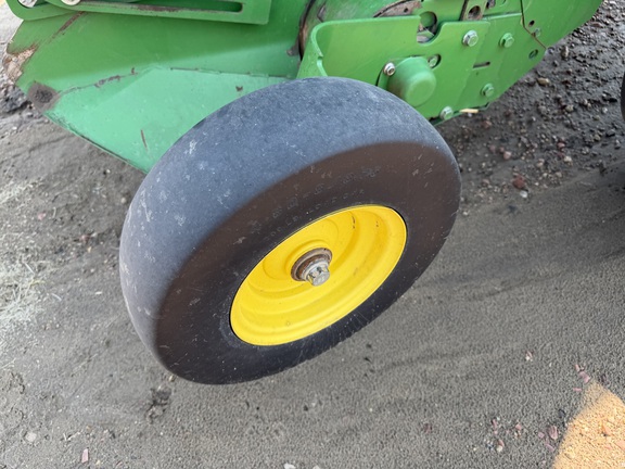 2018 John Deere 560M - Photo10