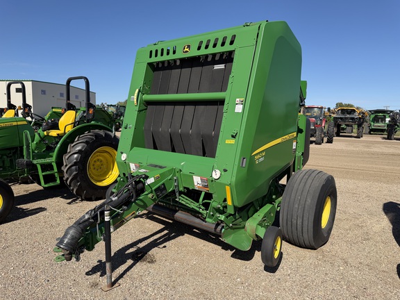  John Deere 560M