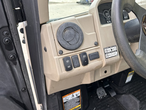 2024 John Deere XUV 835R (11th thumbnail)
