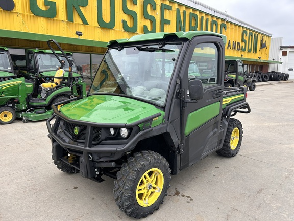 2024 John Deere XUV 835R Used Equipment