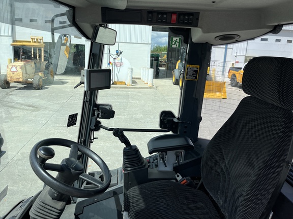 2021 John Deere 324L