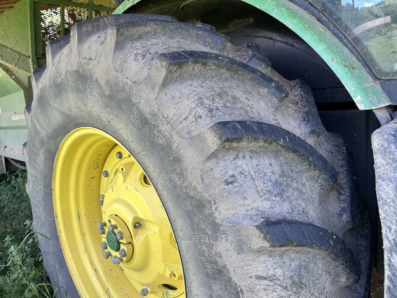 Used 2011 John Deere 7230R Row Crop Tractors at Horizon Ag & Turf in Barrhead, AB - Photo18